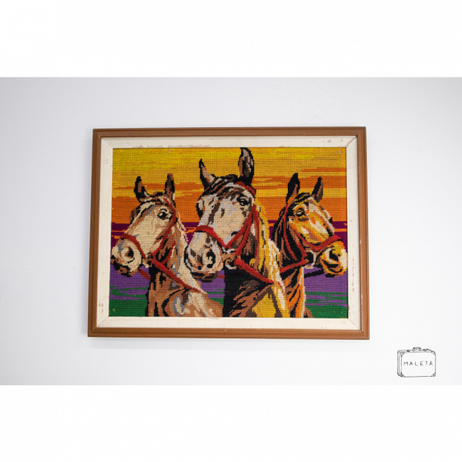QUADRO TAPEÇARIA CAVALOS - 66X50