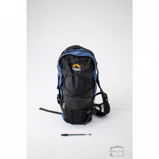 MOCHILA TACTEL PRETA DETALHES AZUL