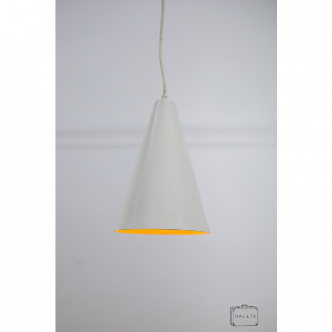 LUMINÁRIA PENDENTE TRIÂNGULO OFF-WHITE FOSCA