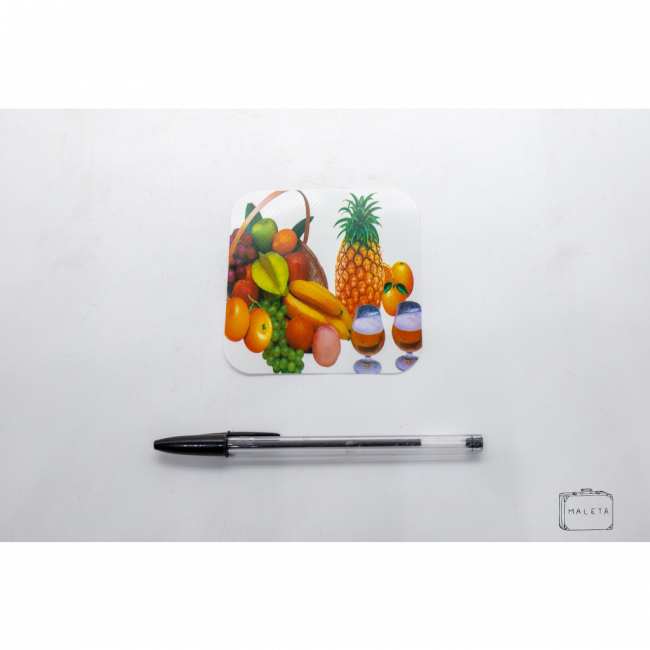 PORTA-COPO ESTAMPA CESTA DE FRUTAS COM TAÇA DE CERVEJA