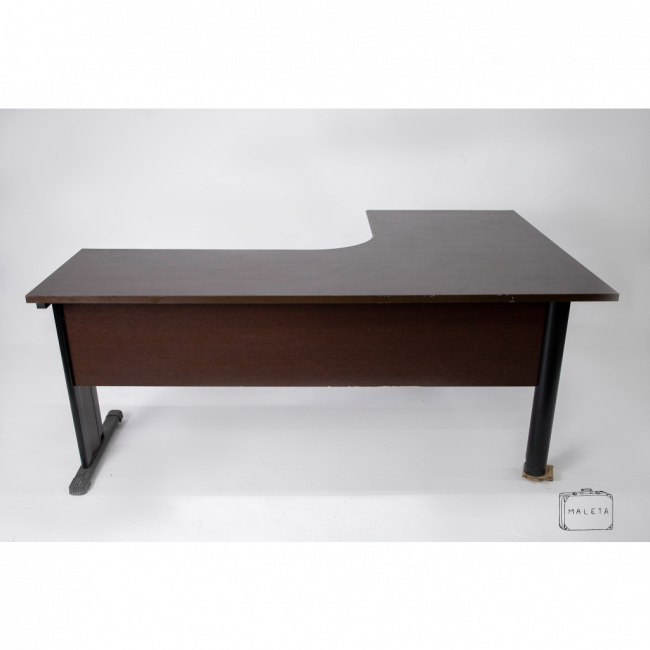 MESA ESCRITÓRIO MARROM FORMATO L - L1,80XP1,20XA0,75