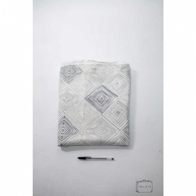 TOALHA DE MESA REDONDA BRANCA COM ESTAMPA CINZA - D1,60