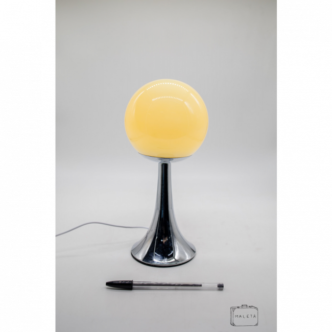 LUMINÁRIA DE MESA CROMADA CÚPULA AMARELA