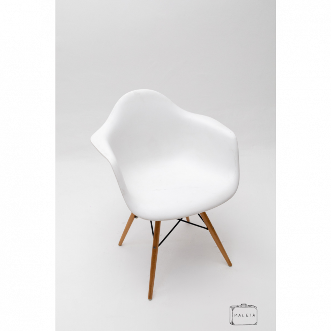 CADEIRA POLTRONA EAMES DKRC BRANCA