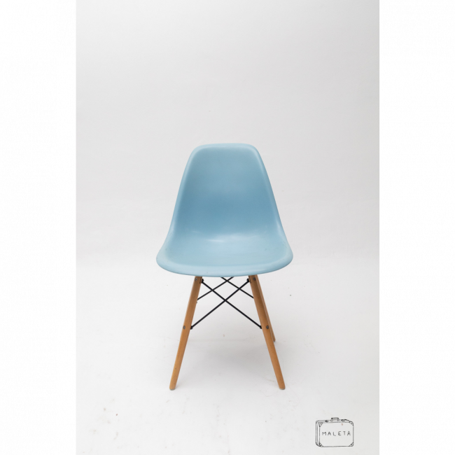 CADEIRA EAMES WOOD AZUL CLARA