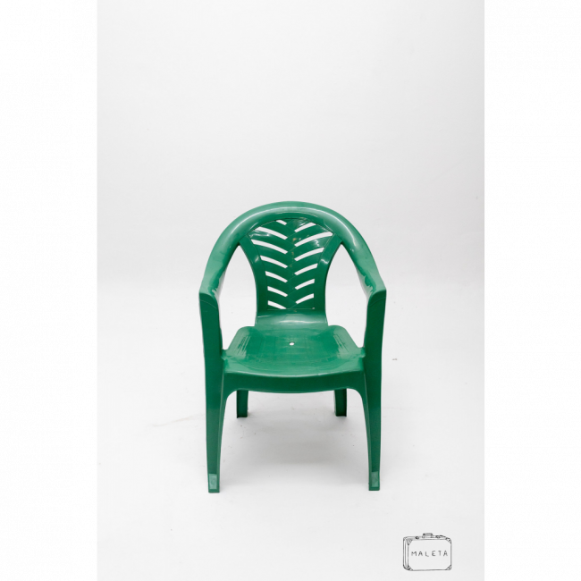 CADEIRA DE PLÁSTICO VERDE COM BRAÇO