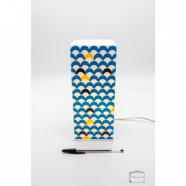 LUMINÁRIA DE MESA ESCAMINHA AZUL/BRANCA AMARELA/PRETA
