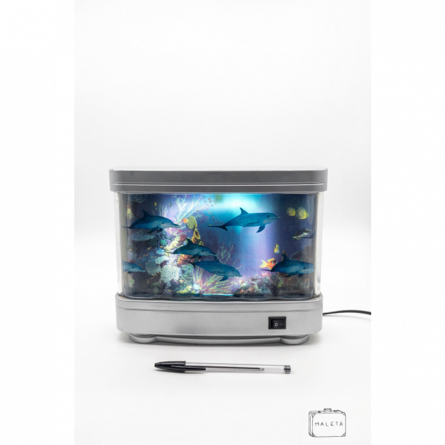 LUMINÁRIA DE MESA GOLFINHOS NADANDO (NÃO ESTÁ GIRANDO OS GOLFINHOS)