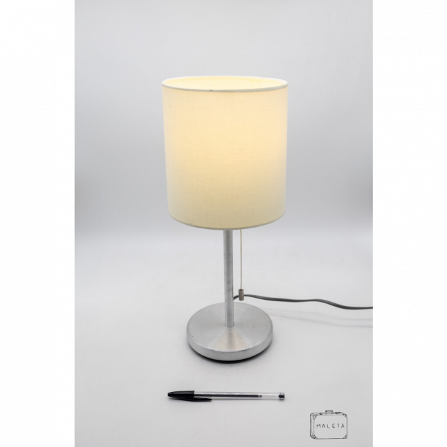 LUMINÁRIA DE MESA HASTEA CROMADA CÚPULA CREME
