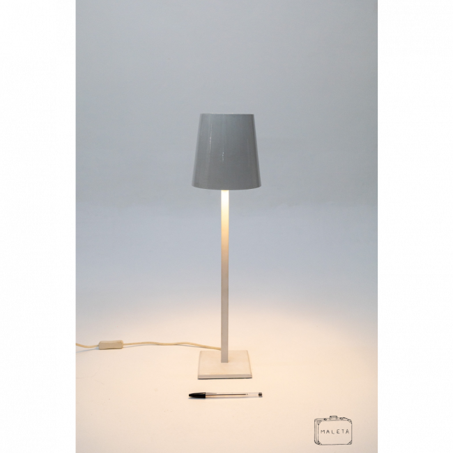 LUMINÁRIA DE MESA HASTEA BRANCA BASE QUADRADA