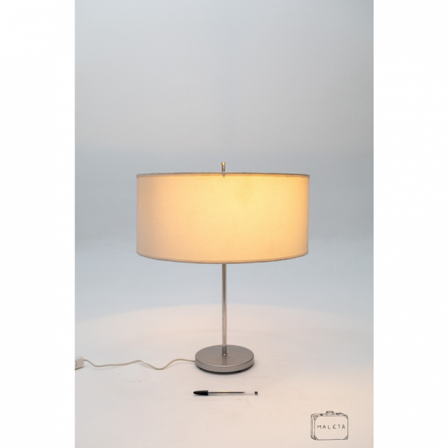 LUMINÁRIA DE MESA HASTEA CROMADA CÚPULA ARTICULADA