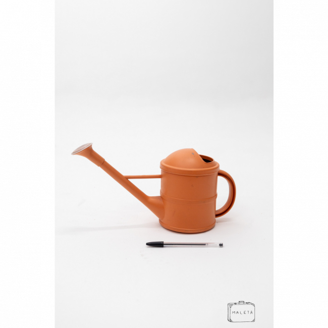 REGADOR DE PLÁSTICO LARANJA COM CHUVEIRINHO