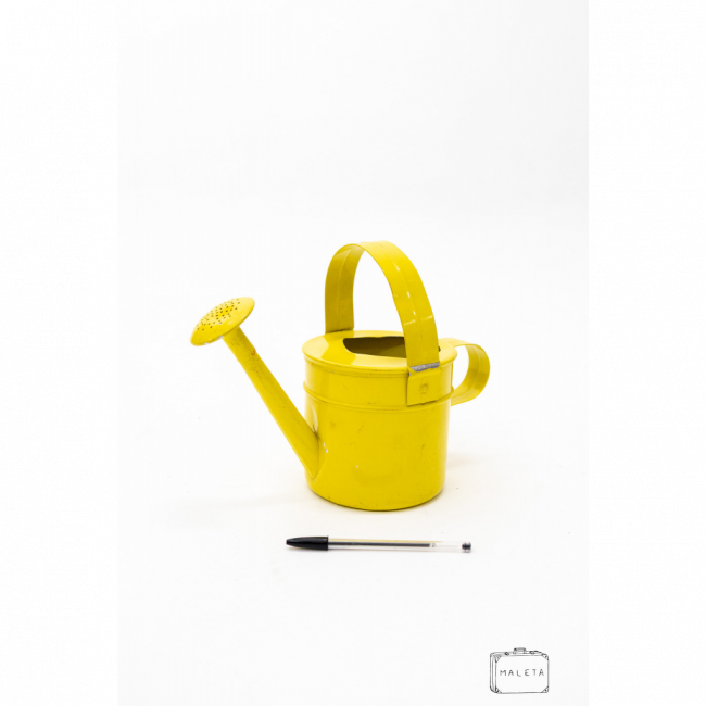REGADOR DE METAL AMARELO COM CHUVEIRINHO
