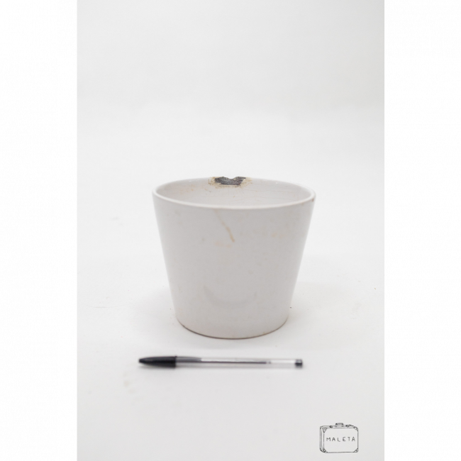 VASO DE METAL CÔNICO BRANCO