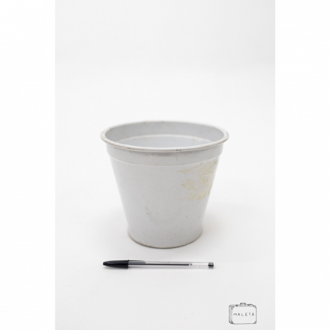VASO DE METAL CÔNICO BRANCO – GRANDE