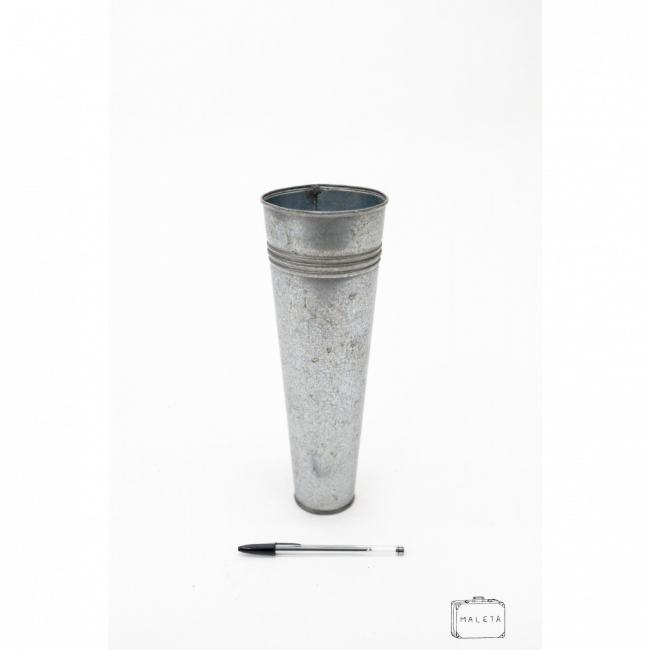 VASO DE METAL CÔNICO ALTO