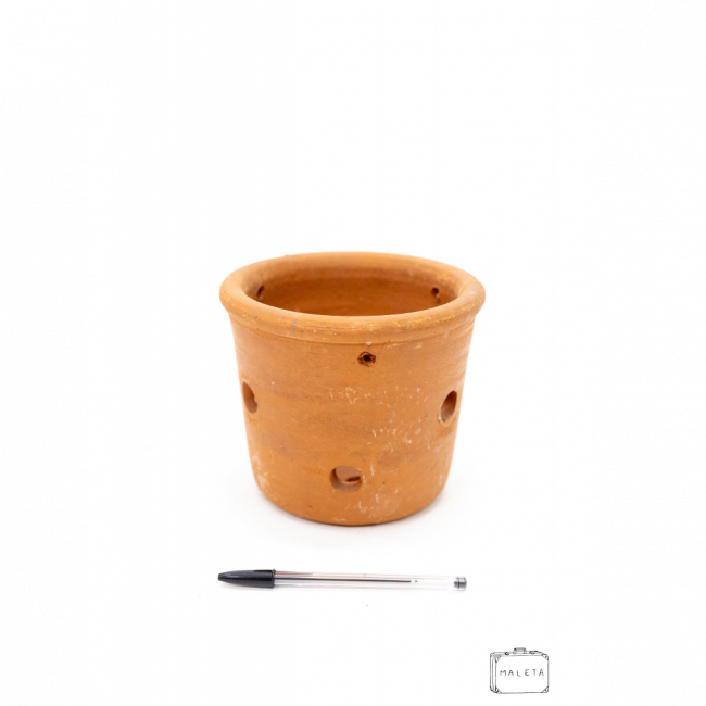 VASO DE BARRO COM FUROS – GRANDE