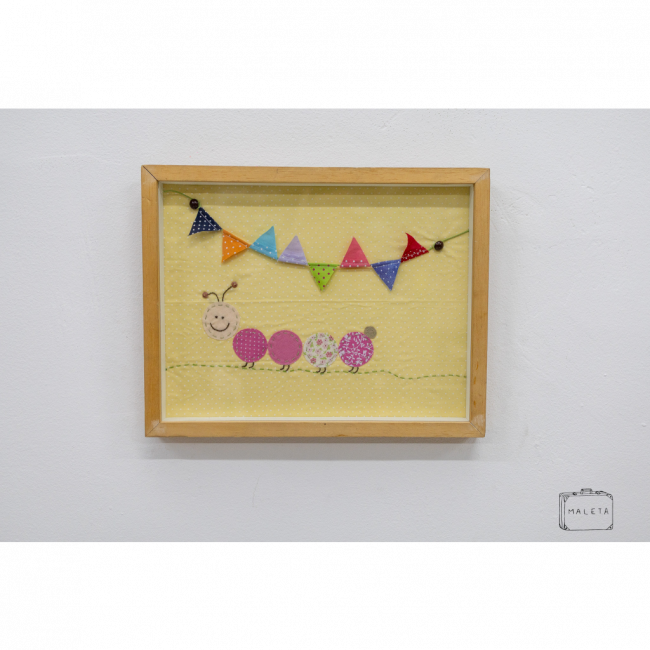QUADRO CENTOPEIA COM BANDEIRINHAS – 32X25
