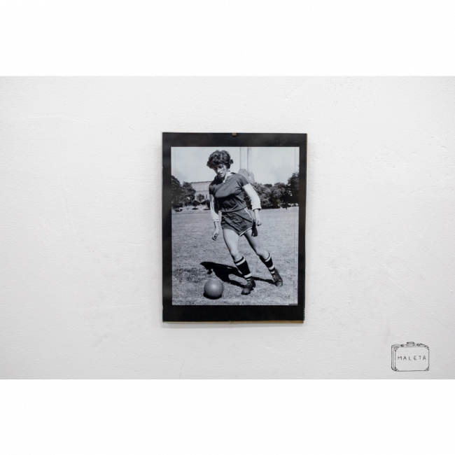 QUADRO JOGADORA DE FUTEBOL - 18X24