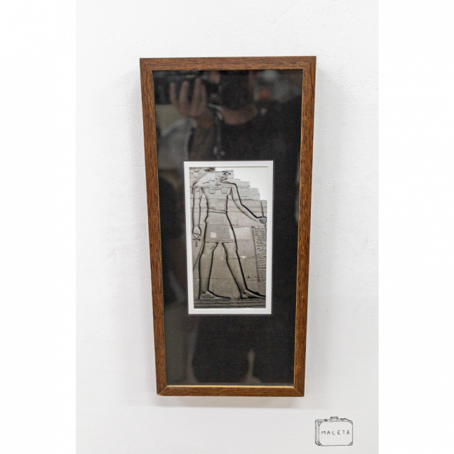 QUADRO HOMEM SEM CABEÇA - 22X48