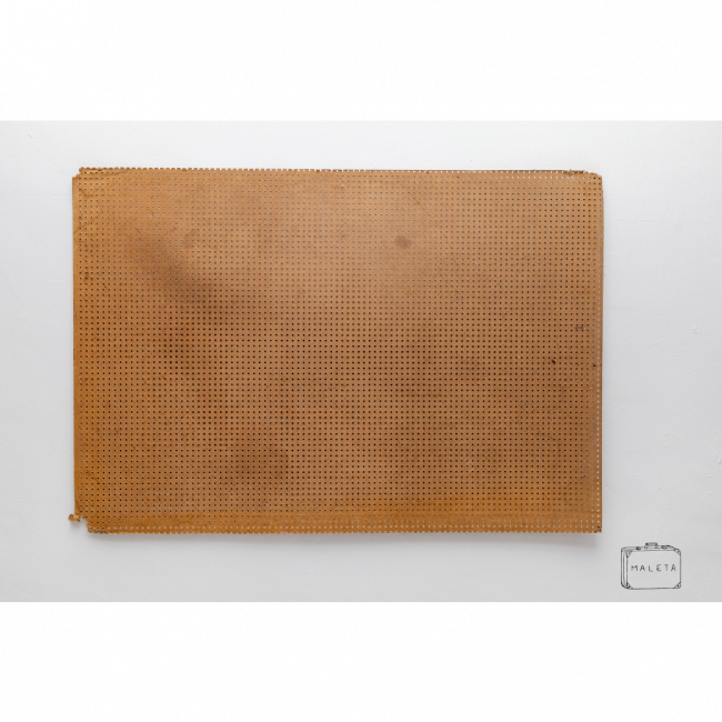 PAINEL DE MADEIRA FURADINHO 0,85X1,22
