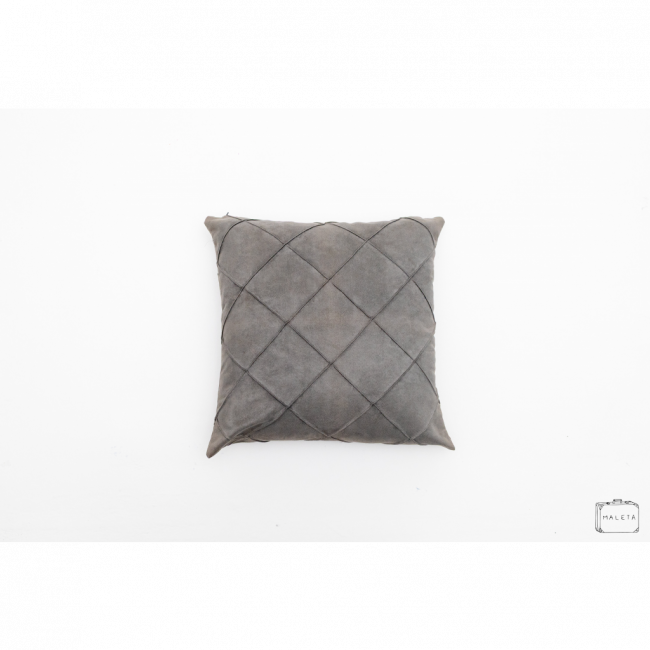 ALMOFADA SUEDE CINZA COSTURA LOSANGO - 45X45