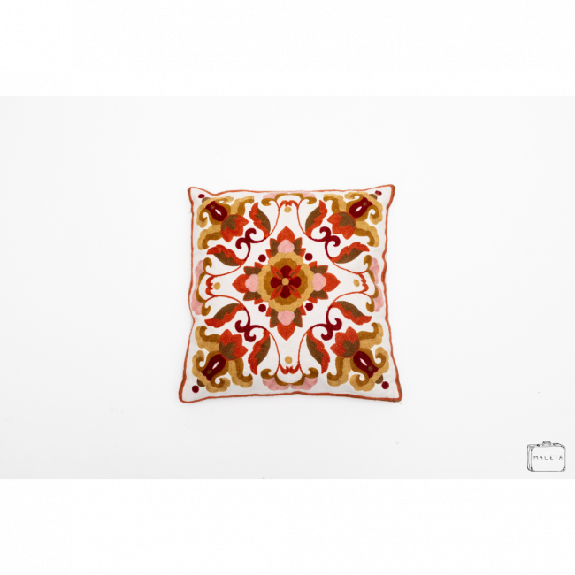 ALMOFADA BRANCA ESTAMPA BORDADO MANDALA - 45X45