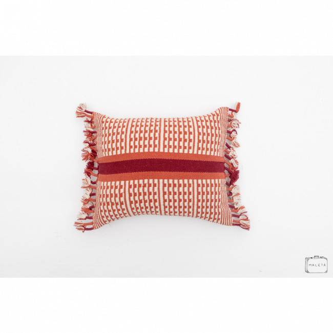 ALMOFADA TERRACOTA BORDADA COM FRANJINHA – 45X30