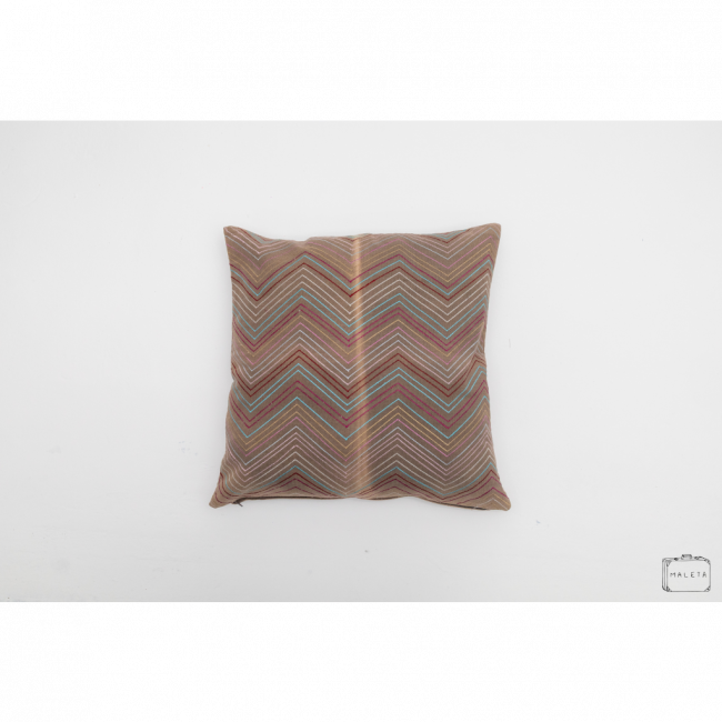 ALMOFADA MARROM ESTAMPA ZIGZAG COLORIDO - 45X45