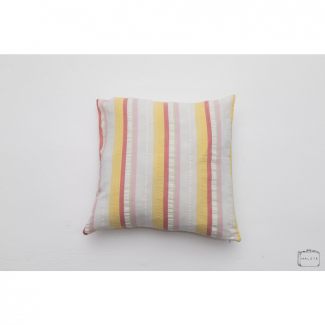 ALMOFADA BRANCA LISTRAS VERMELHA, ROSA E AMARELA - 45X45