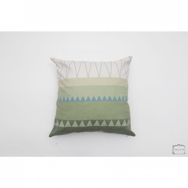 ALMOFADA VERDE TRIÂNGULOS - 50X50