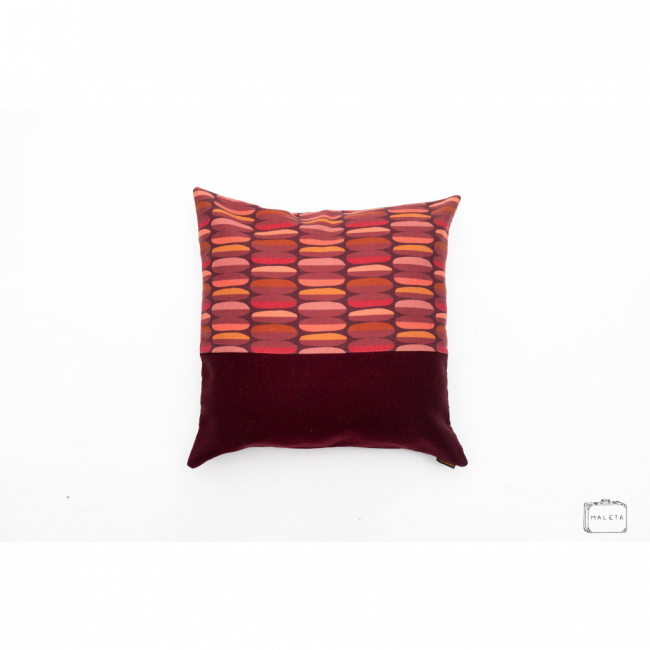 ALMOFADA ESTAMPADA BORDÔ FERNANDO JAEGER - 50X50