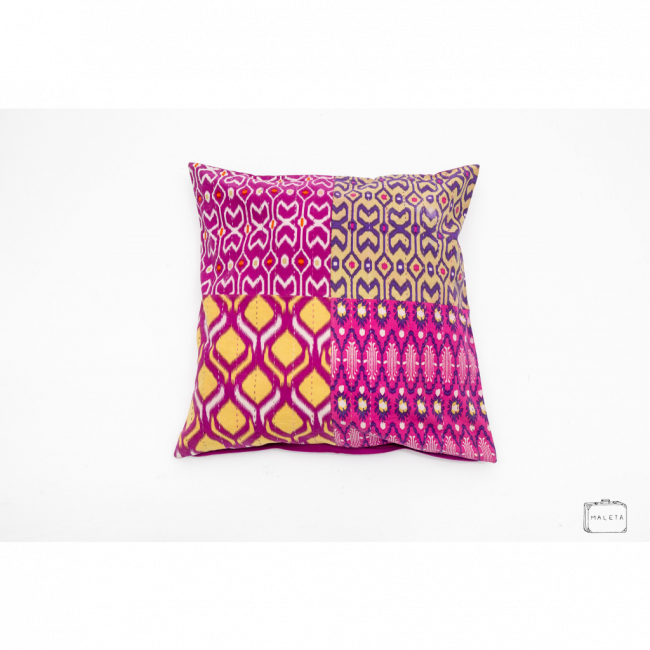ALMOFADA ESTAMPADA ROSA E AMARELA - 50X50