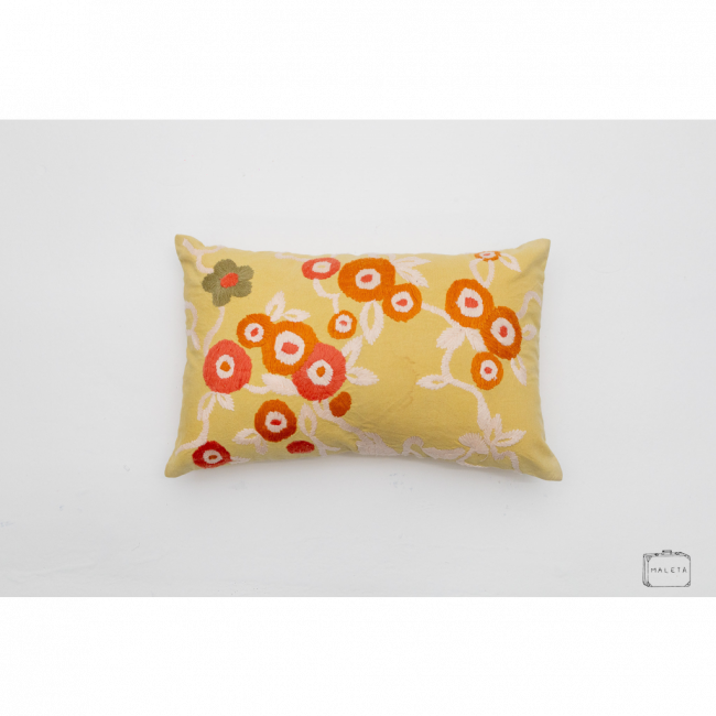 ALMOFADA AMARELA ESTAMPADA COM FLORES LARANJAS - 50X30