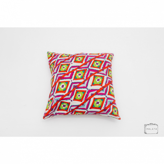 ALMOFADA ESTAMPA VERMELHA E VERDE - 45X45