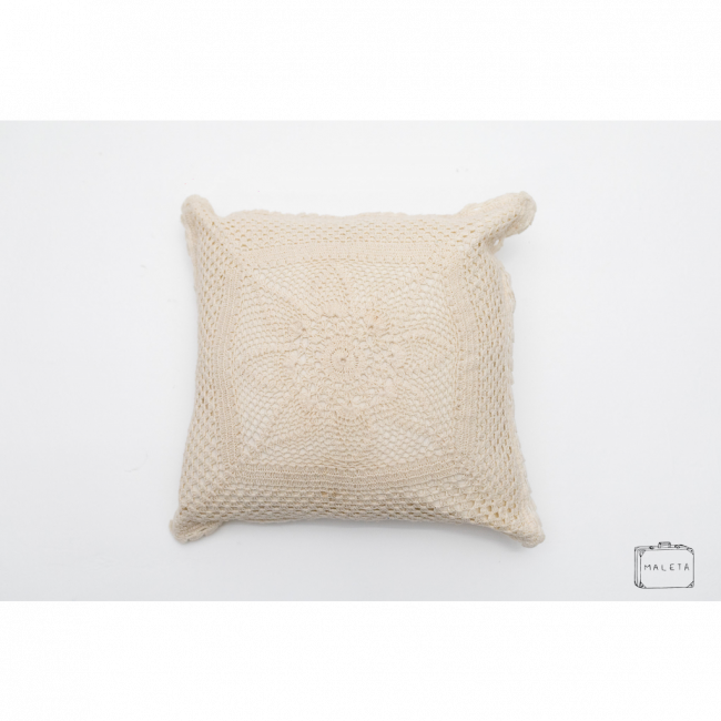 ALMOFADA CREME CROCHÊ - 45X45