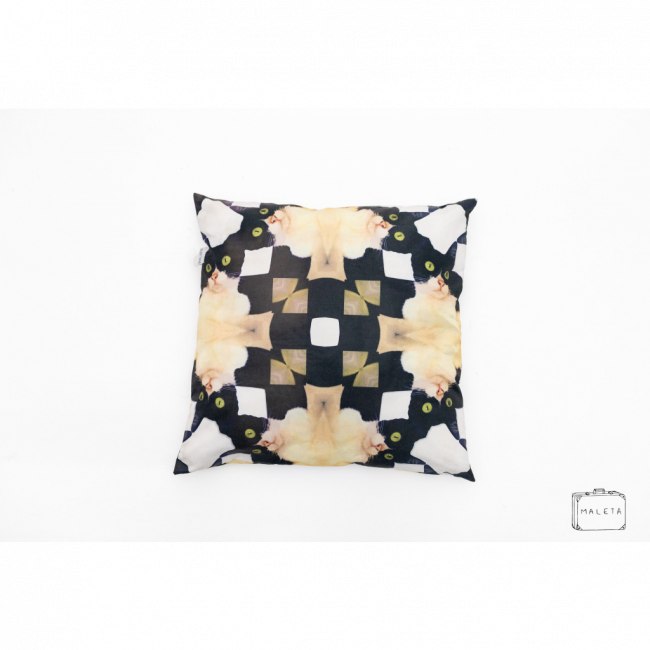 ALMOFADA PRETO ESTAMPA ILUSÃO - 40X40