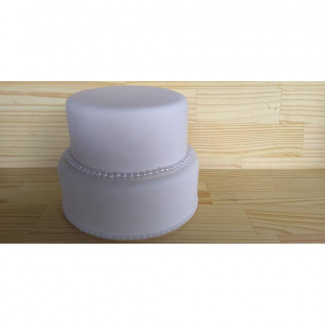 Bolo branco com pérola