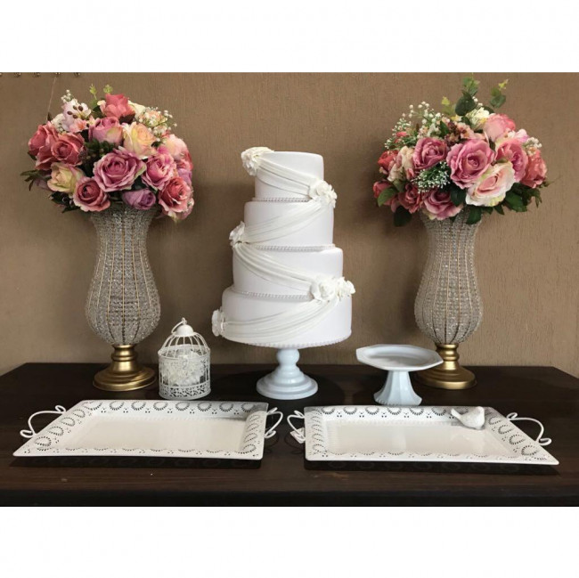 BOLO BRANCO CASAMENTO . 42X31 CM