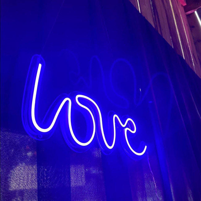 LOVE LED