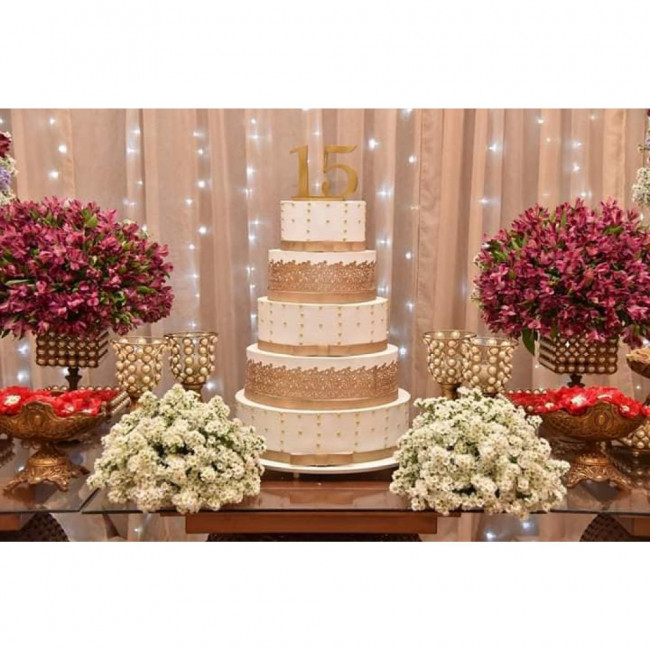 BOLO BRANCO COM DOURADO 3 (A6)