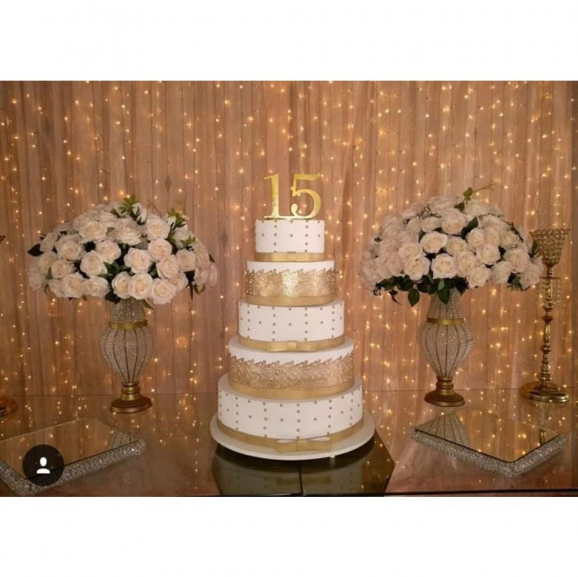 BOLO BRANCO COM DOURADO 3 (A6)