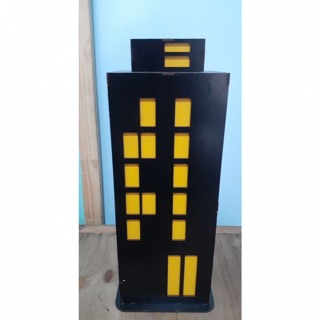 Prédio Preto com Luzes (Heróis)