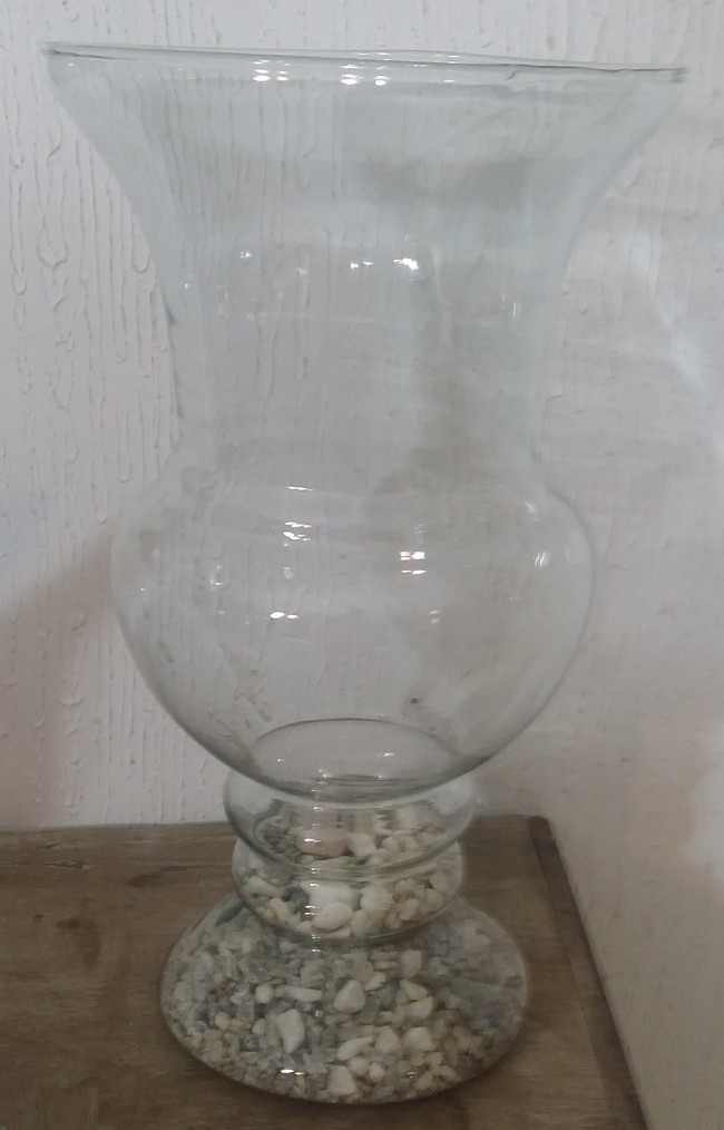 VASO VIDRO 1 - MEDINDO 35,5CM DE ALT X 20CM DE LARG.