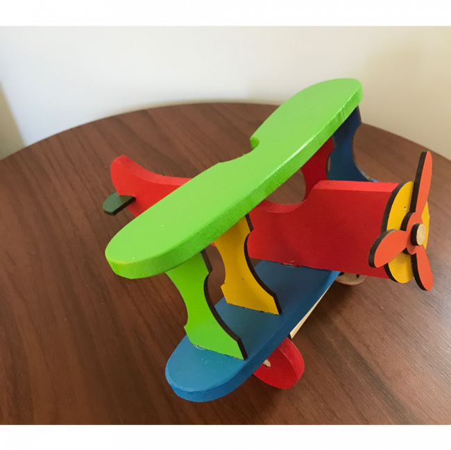 Avião MDF M