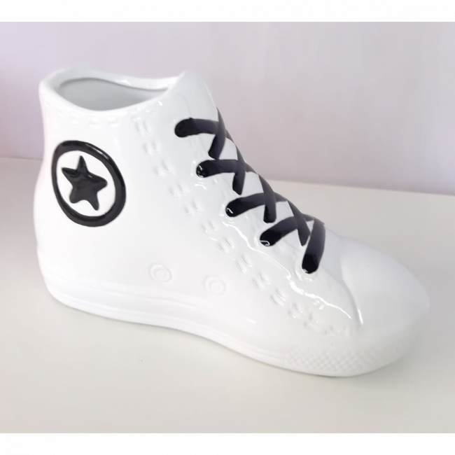 tenis All Star preto e branco