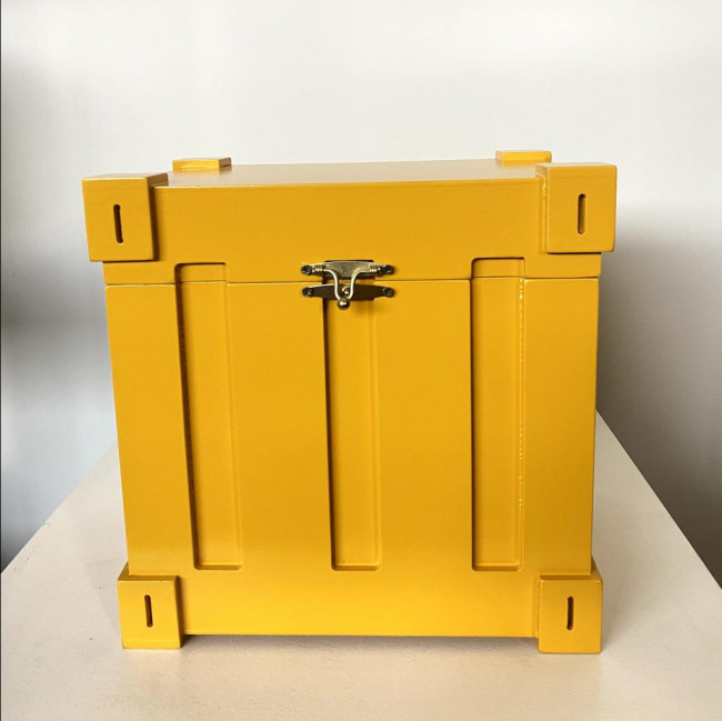 Container