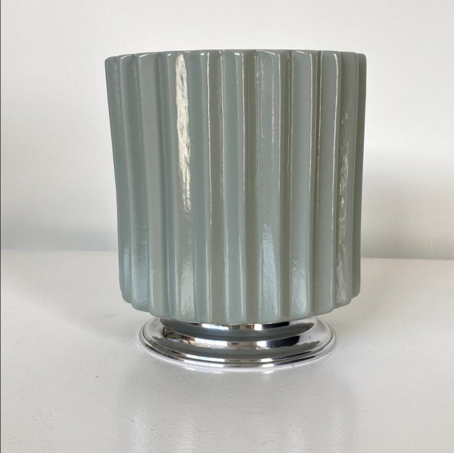 Vaso Plissado com Pé Metalico