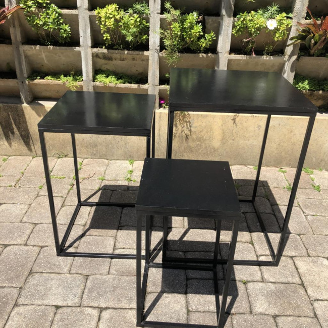MESA CUBO PRETA P