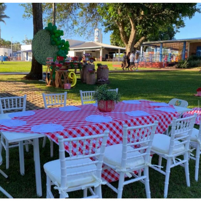 MESA COMUNITÁRIA INFANTIL COM 10 CADEIRAS